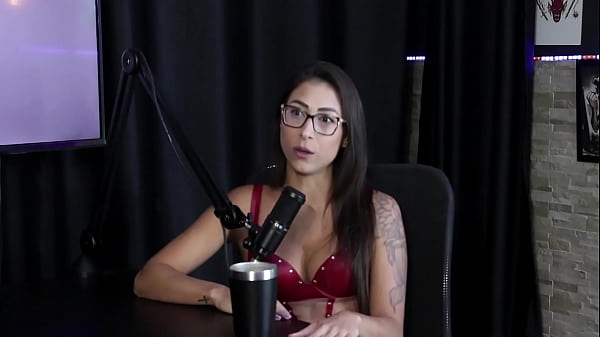 Fazia conteúdo lésbico, tem vergonha de ver seus vídeos, já fez menage e o fetiche que ela recusou foi… – Luciana Picchi (SHEER/RED)