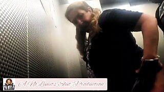 Interracial Motel 6 elevator fuck