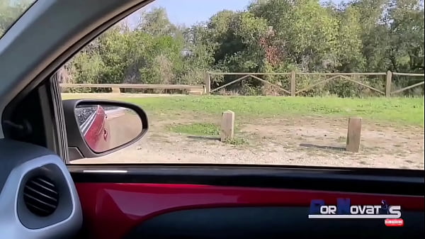 PORNOVATAS – Recogiendo a mi cita de tinder mulata 19 años para follar en el coche