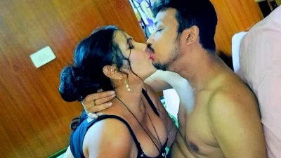 Desi virgin girl her 1st work in the hotel with a big penis boy hardcore choda